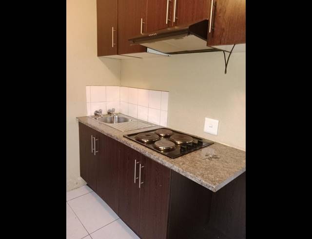 2 BEDROOM HOUSE FOR SALE IN DAWN PARK